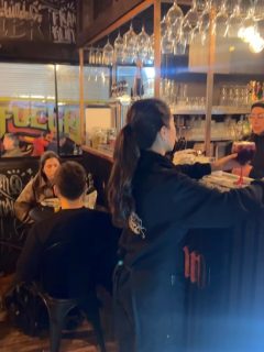 Viernes de A Mano! 🔥🔥🔥
Fuegos encendidos, hielo listo, equipo armado 🙂↔️
Te estamos esperando! 
Hoy hasta las 2am 💪🏼
#amano #amanomola #burger #burgerbar #ginbar #bardegin #streetfood #hamburguesa #gin420