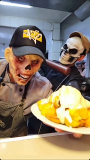 Hoy!! Te esperamos acá en el A Mano 😎
te guste halloween o no 🎃👻
el viernes bomba está asegurado!
#amano #bardegin #burgers #viñadelmar #barrioponiente #gintonic #gin420 #ginbar